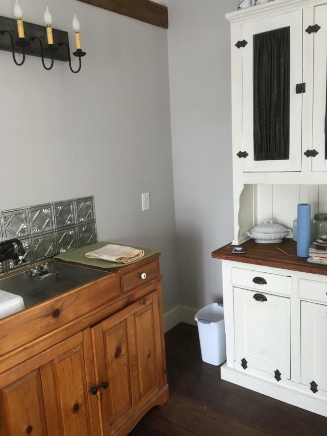 The Carriage House Flat - Downtown Paris Canada 外观 照片